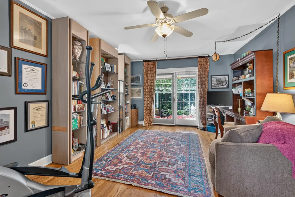 1566 Tates Creek Road Lexington KY 40502