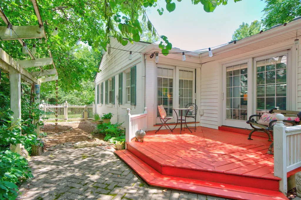1566 Tates Creek Road Lexington KY 40502