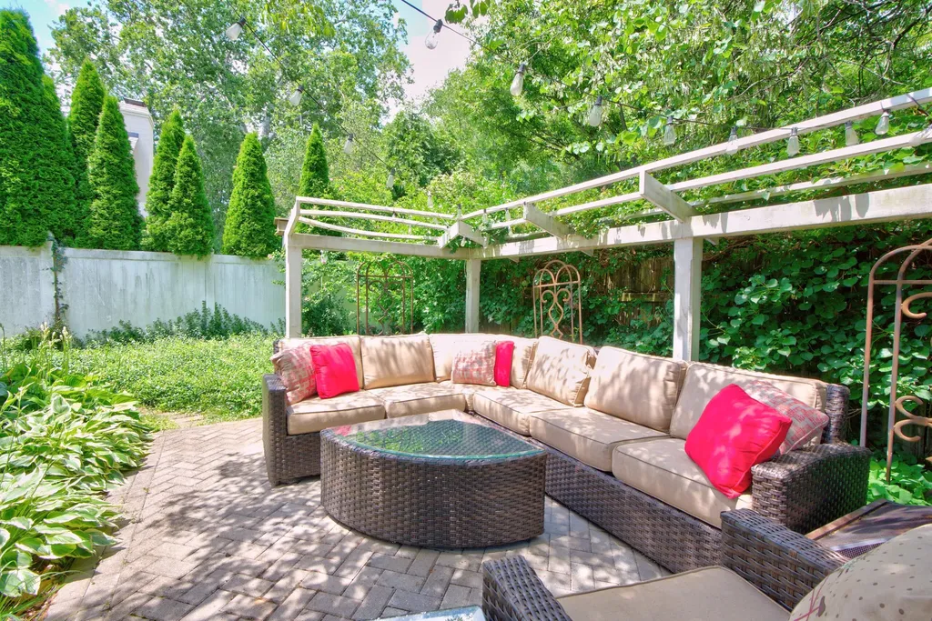 1566 Tates Creek Road Lexington KY 40502
