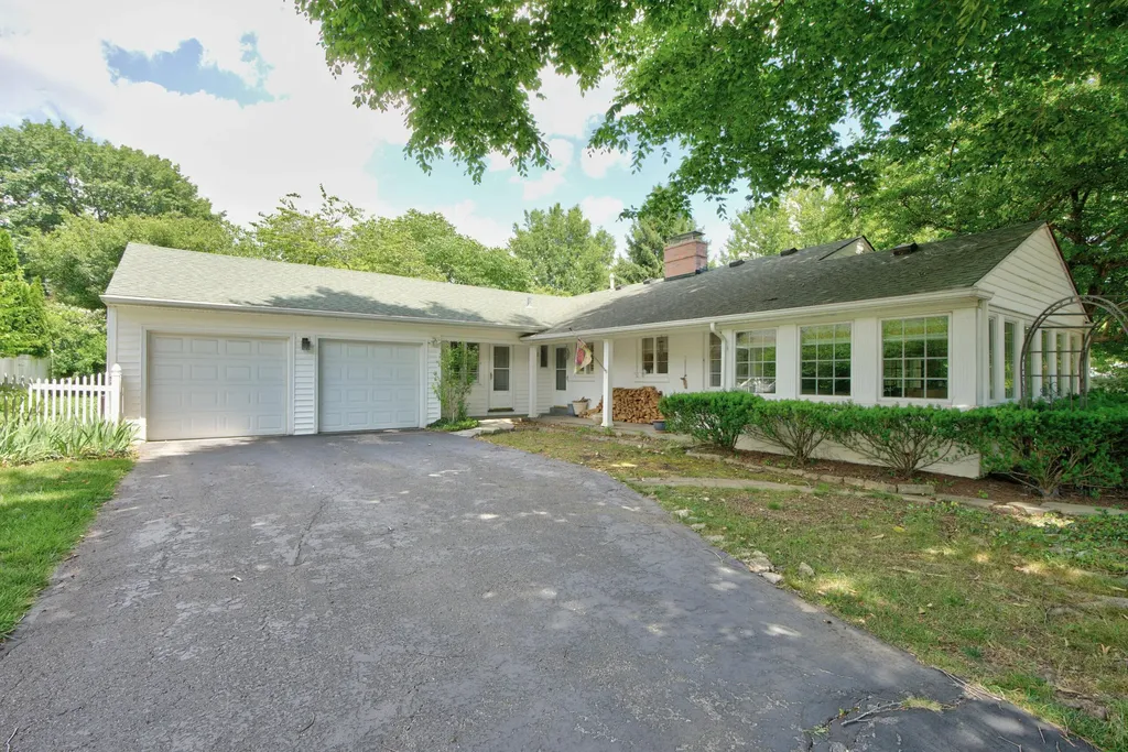 1566 Tates Creek Road Lexington KY 40502