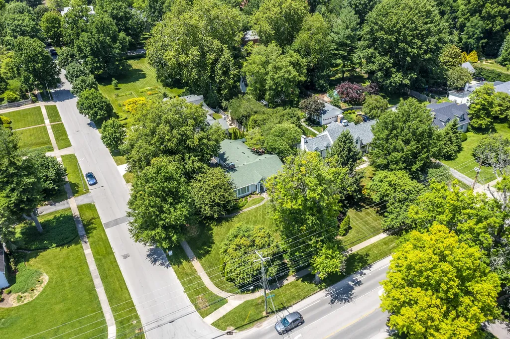 1566 Tates Creek Road Lexington KY 40502