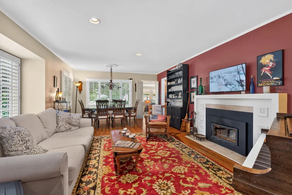 1566 Tates Creek Road Lexington KY 40502