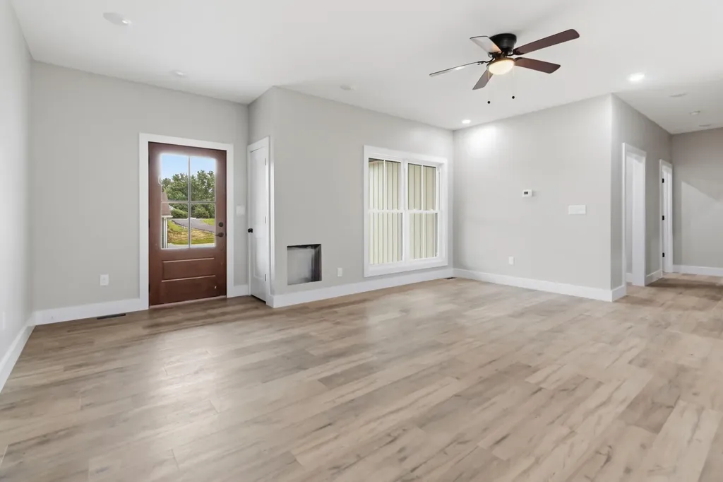 100 Gray Bird Lane London KY 40741