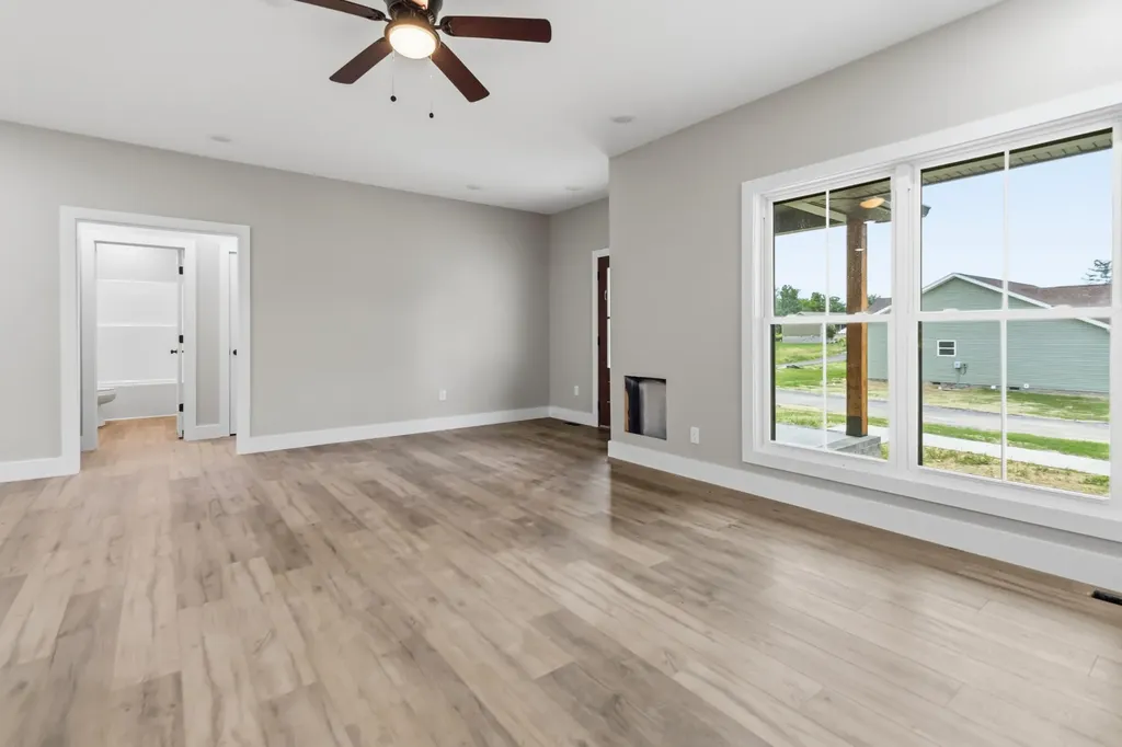 100 Gray Bird Lane London KY 40741