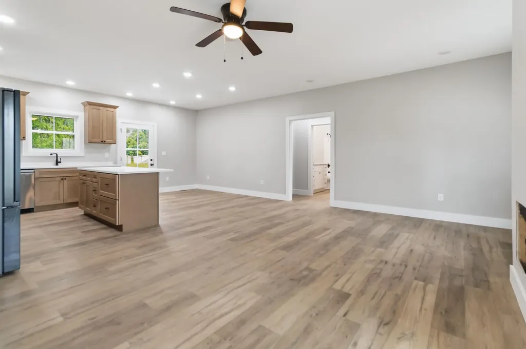 100 Gray Bird Lane London KY 40741