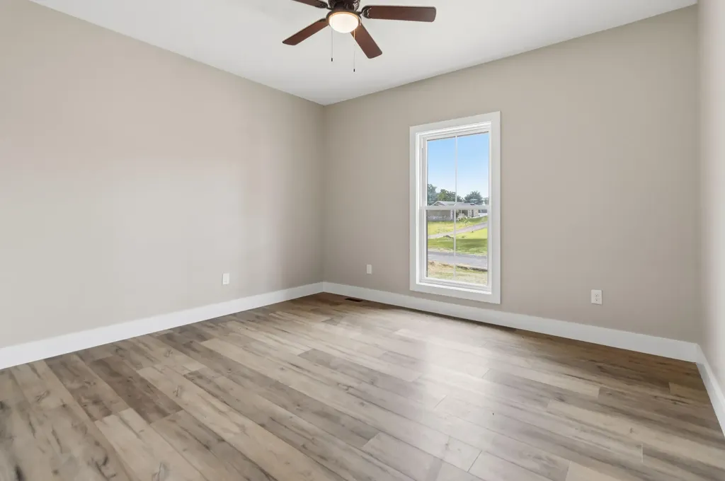 100 Gray Bird Lane London KY 40741