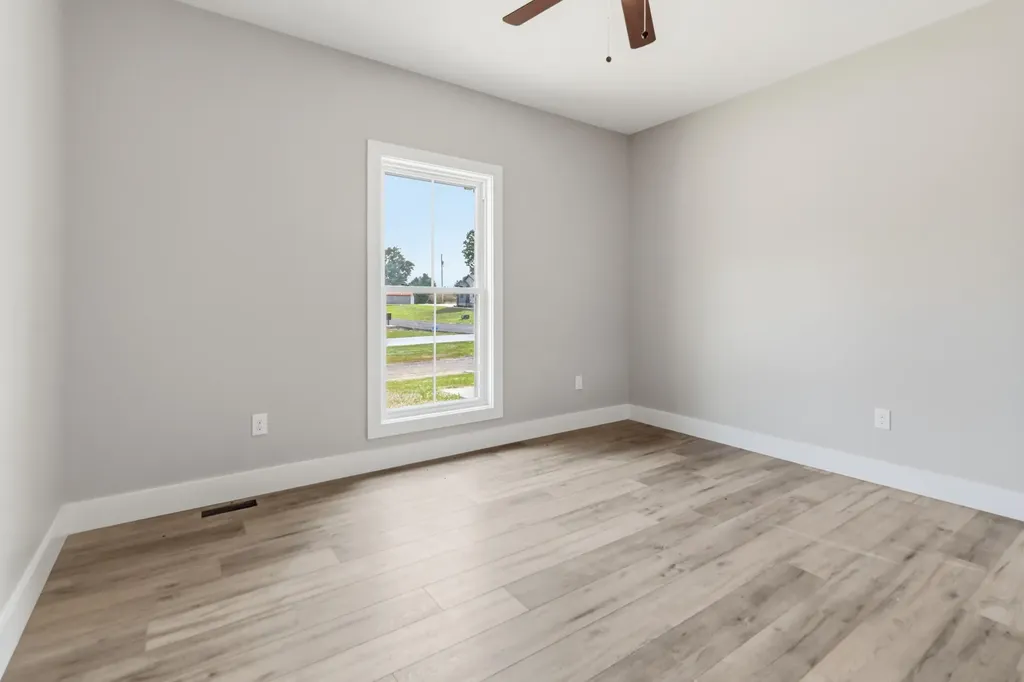 100 Gray Bird Lane London KY 40741