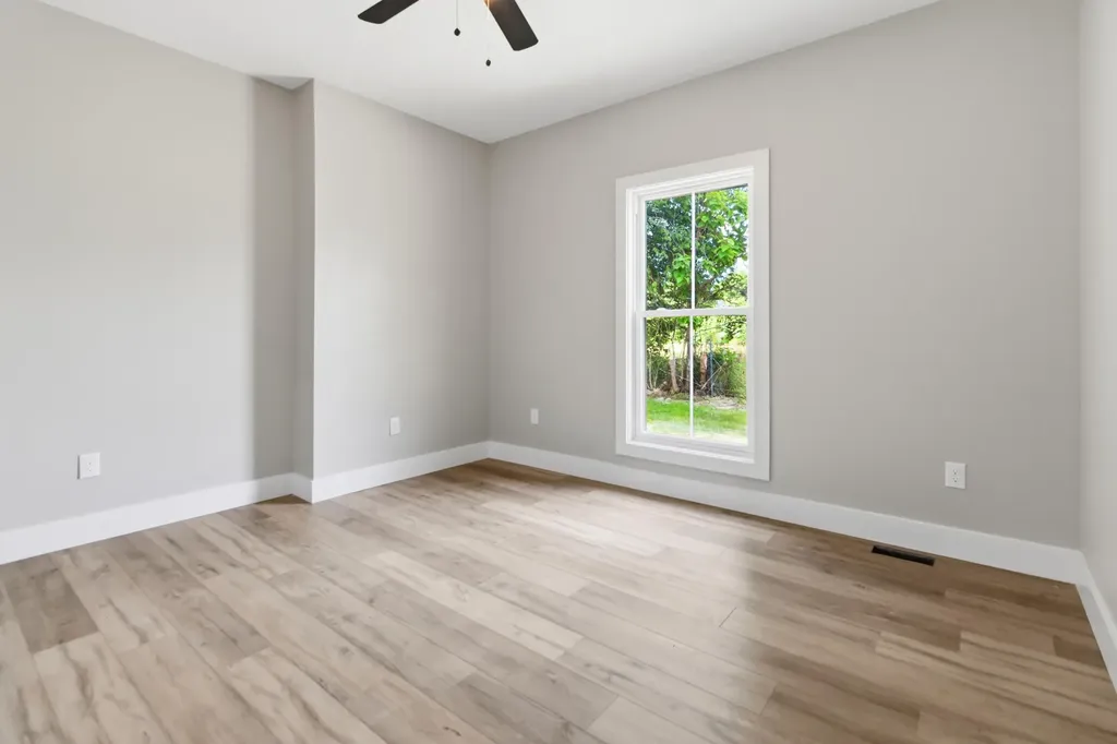 100 Gray Bird Lane London KY 40741