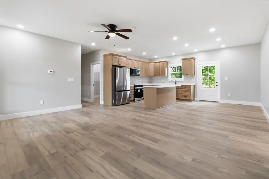 100 Gray Bird Lane London KY 40741