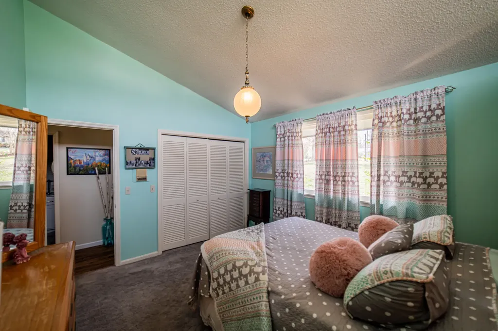 192 Rock Castle Road Gilbertsville KY 42044