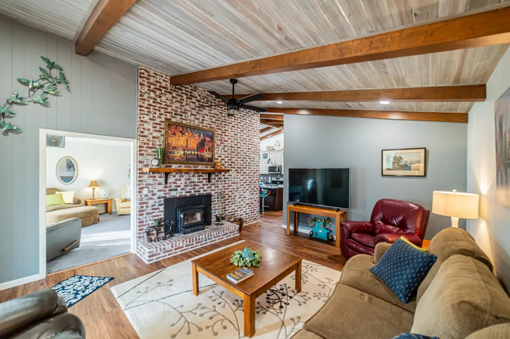 192 Rock Castle Road Gilbertsville KY 42044