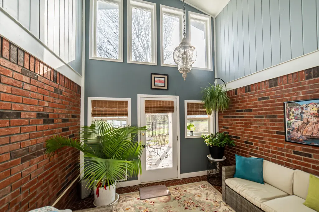 192 Rock Castle Road Gilbertsville KY 42044