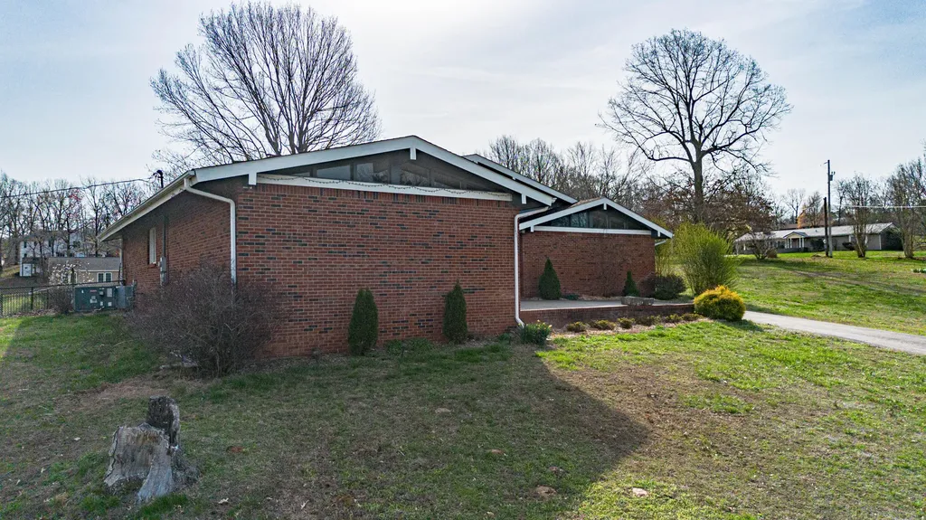 192 Rock Castle Road Gilbertsville KY 42044