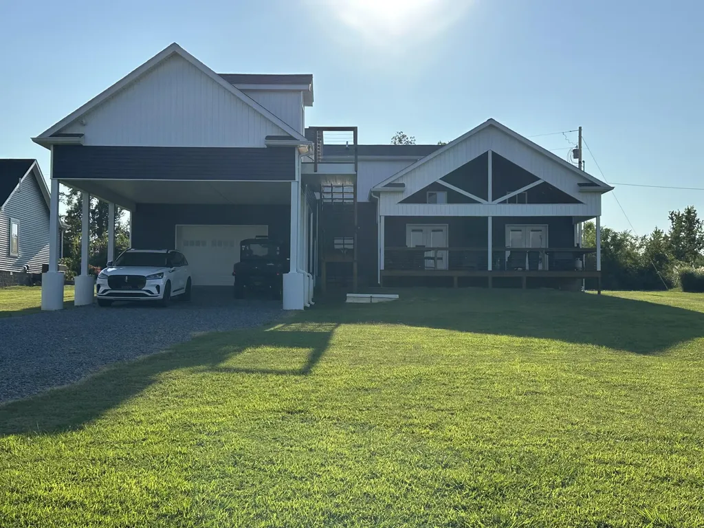 60 Lexington Drive Gilbertsville KY 42044