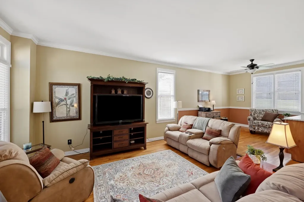 944 Rockbridge Road Lexington KY 40515