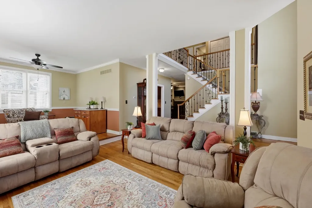 944 Rockbridge Road Lexington KY 40515