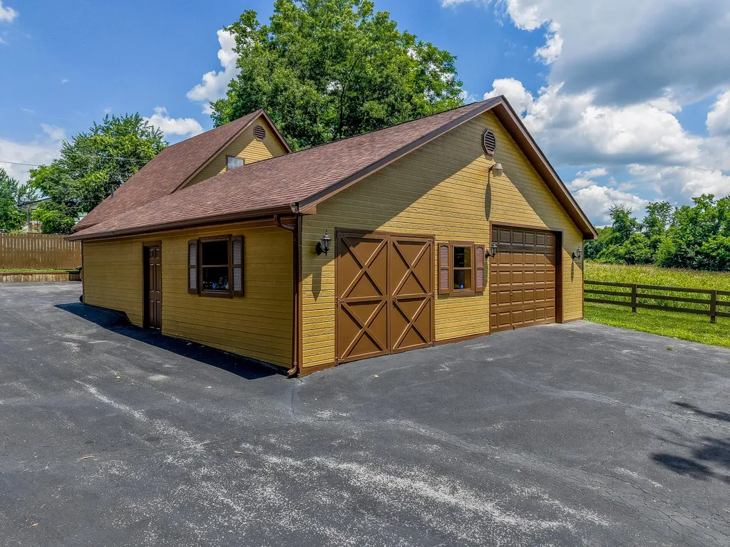 289 Hinkston Pike Mt Sterling KY 40353