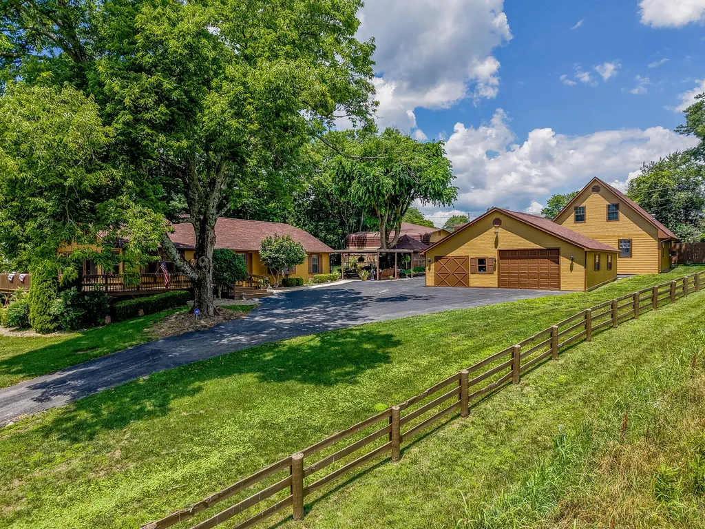 289 Hinkston Pike Mt Sterling KY 40353