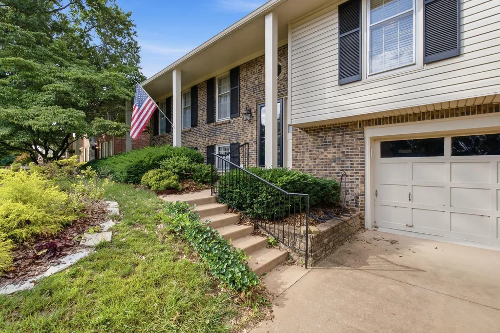 2044 Bamboo Drive Lexington KY 40513