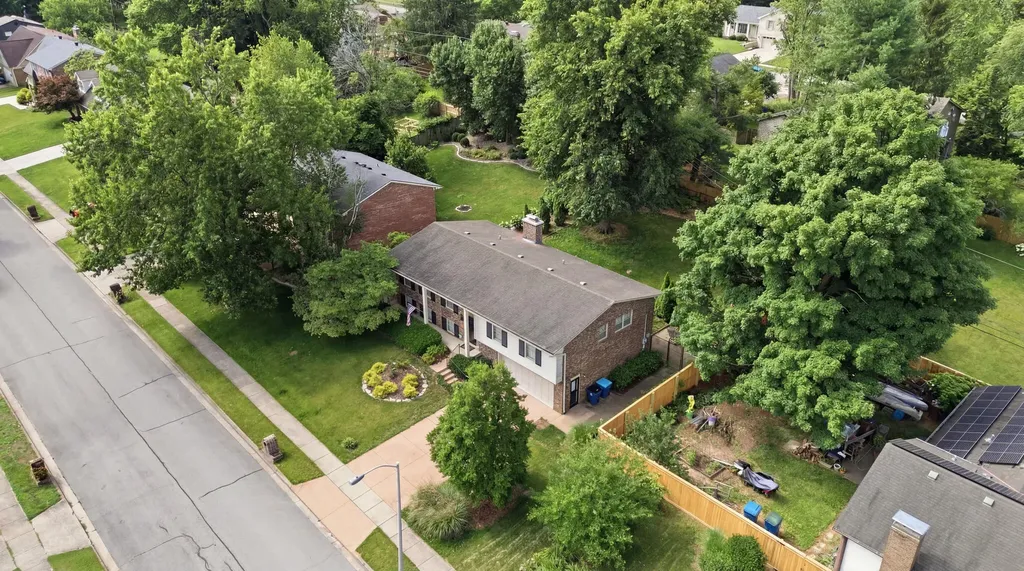 2044 Bamboo Drive Lexington KY 40513