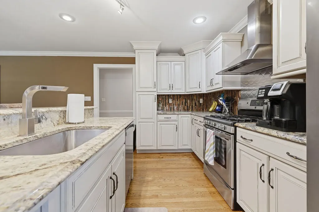 131 Matthew Drive Paducah KY 42001
