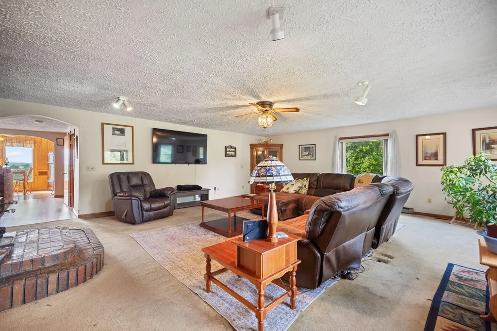736 Caudill Road Beattyville KY 41311
