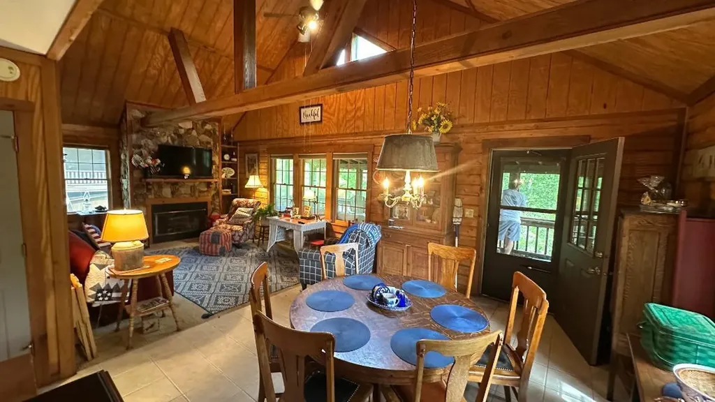 403 Timberlake Lane Mcdaniels KY 40152
