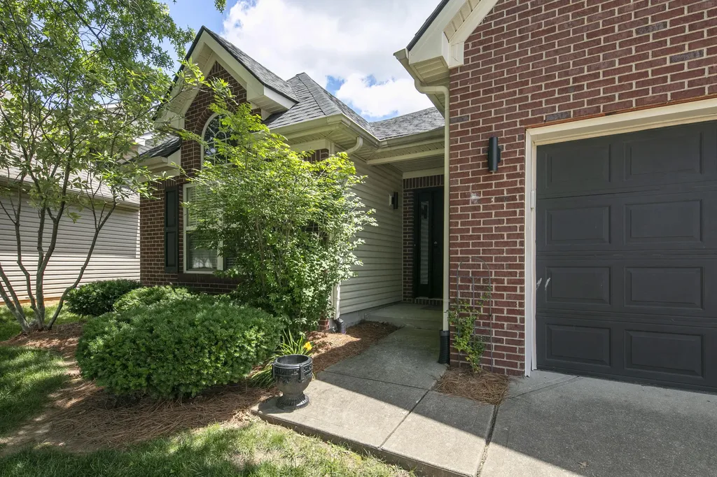4521 Arum Park Lexington KY 40509