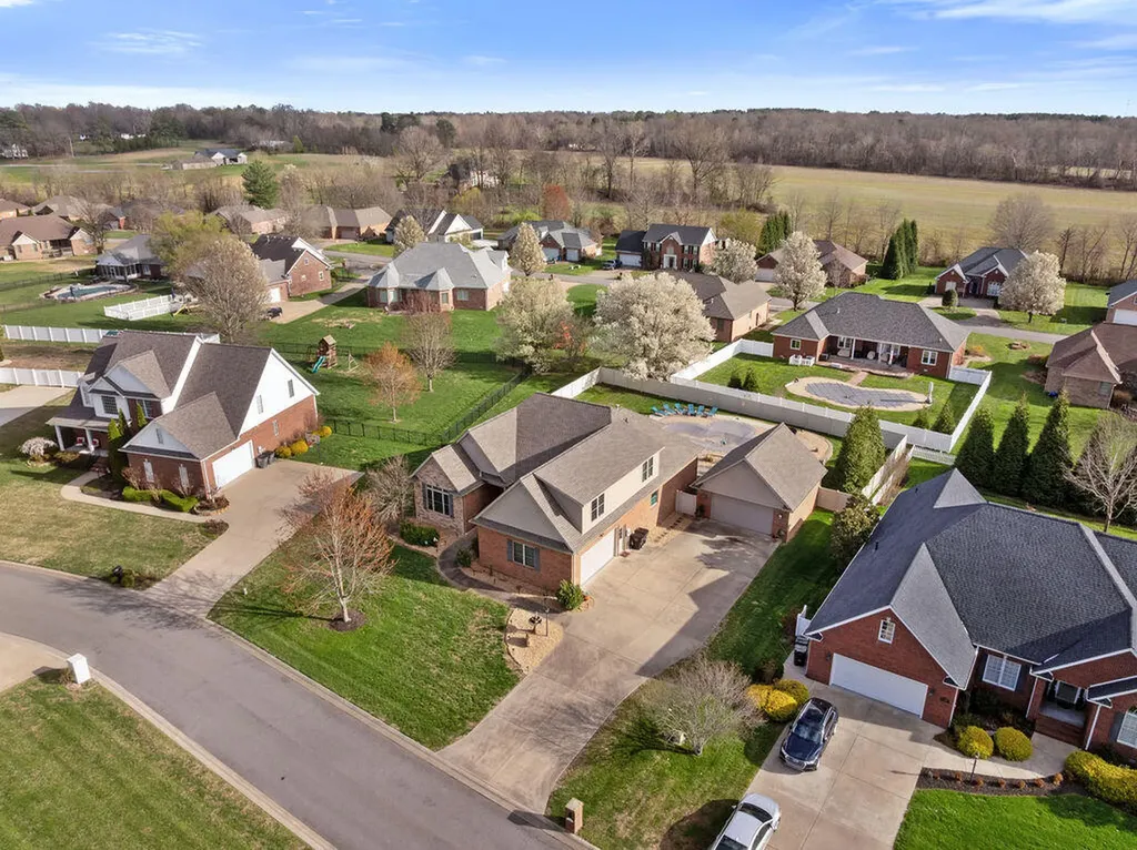 125 Pershing Way Paducah KY 42001