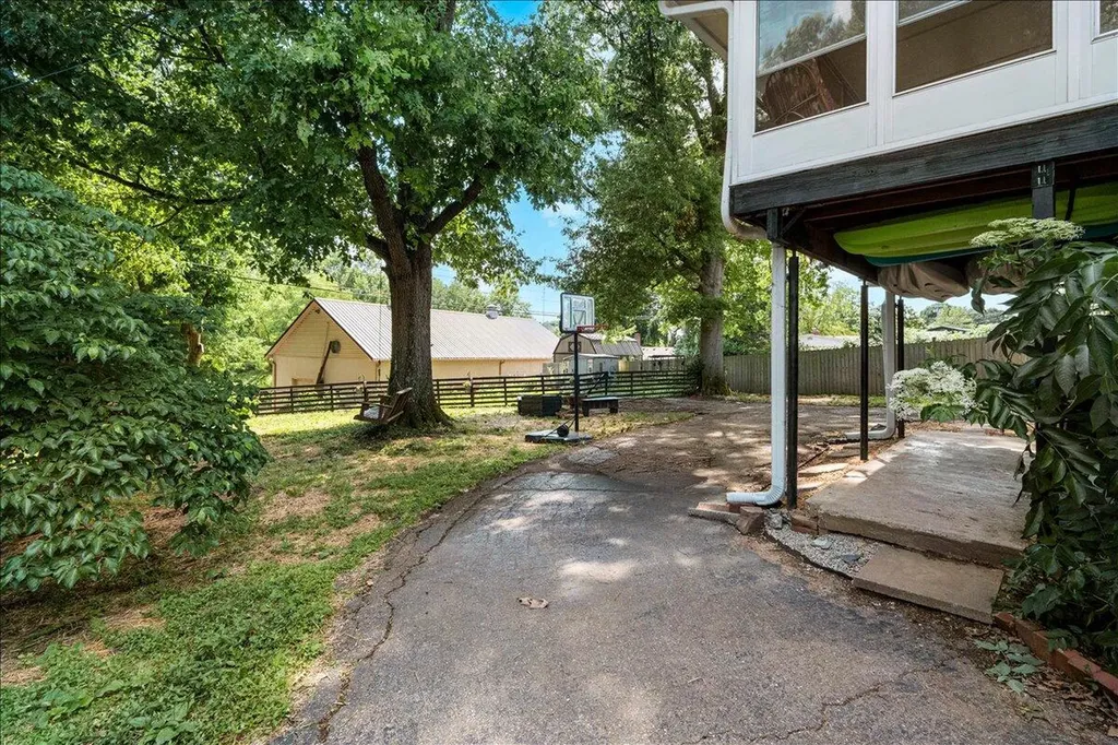 1265 Nice Drive Lexington KY 40504