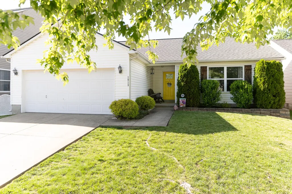 1913 Sandersville Road Lexington KY 40511