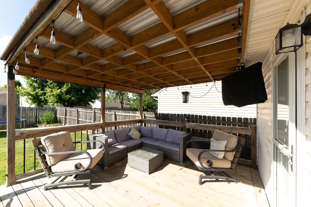 1913 Sandersville Road Lexington KY 40511