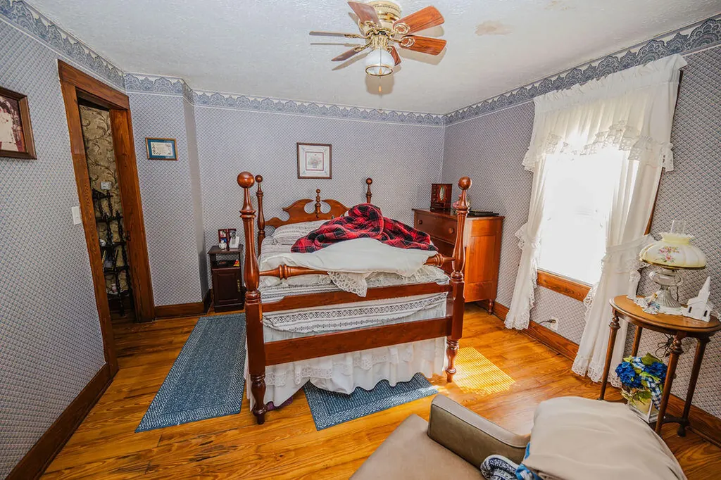 7608 W Tunnel Hill Road Sharpsburg KY 40374