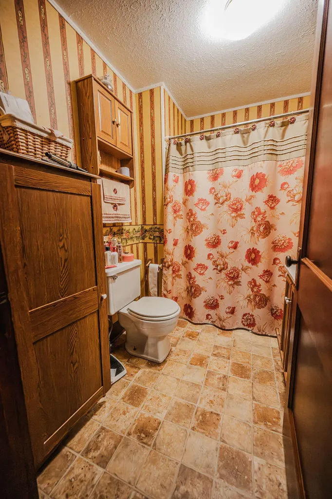 7608 W Tunnel Hill Road Sharpsburg KY 40374