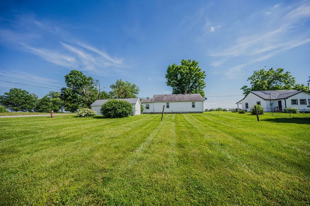 7608 W Tunnel Hill Road Sharpsburg KY 40374