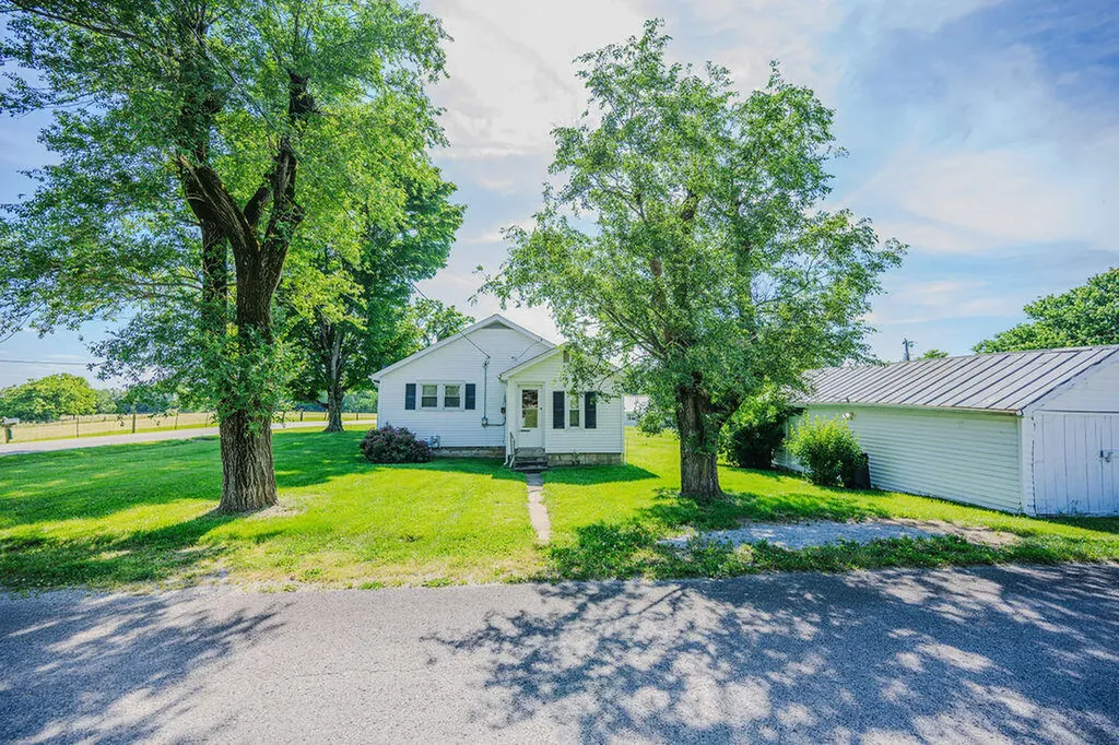 7608 W Tunnel Hill Road Sharpsburg KY 40374