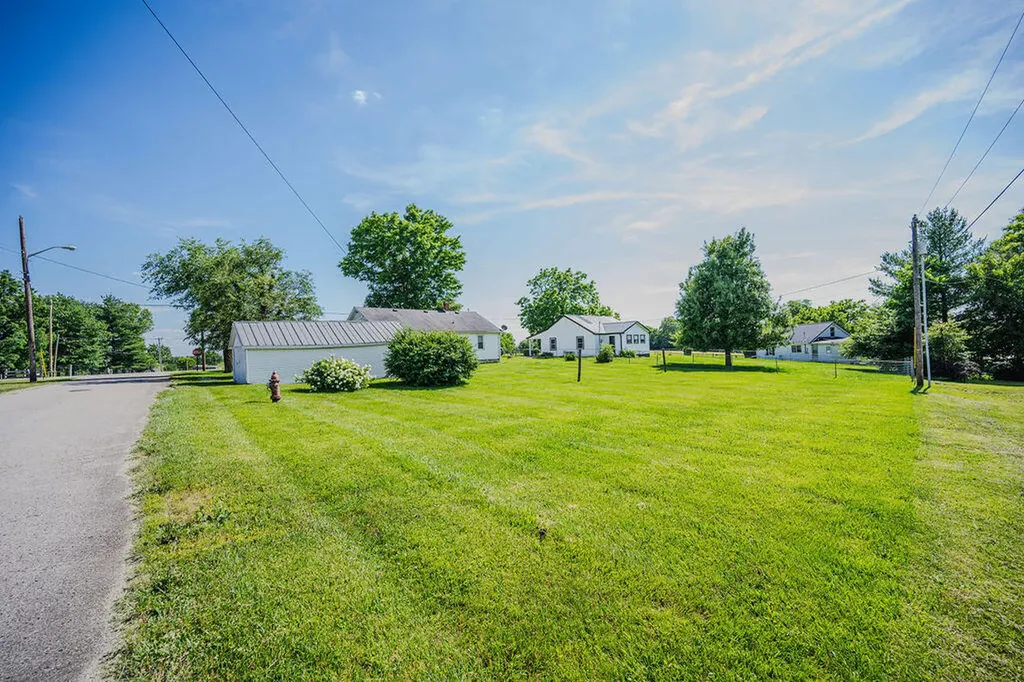 7608 W Tunnel Hill Road Sharpsburg KY 40374