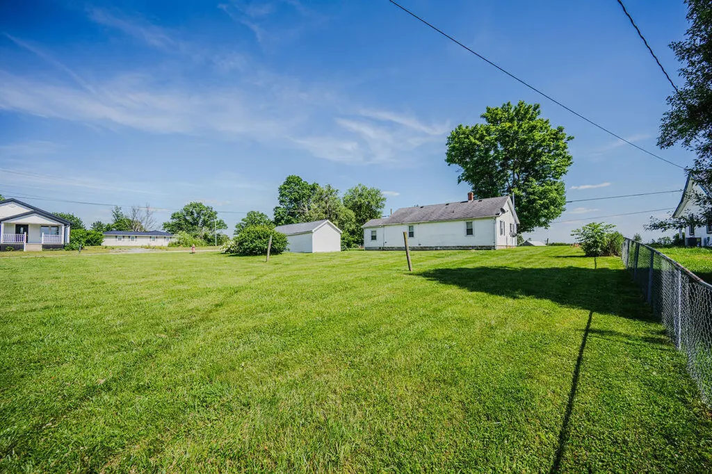 7608 W Tunnel Hill Road Sharpsburg KY 40374