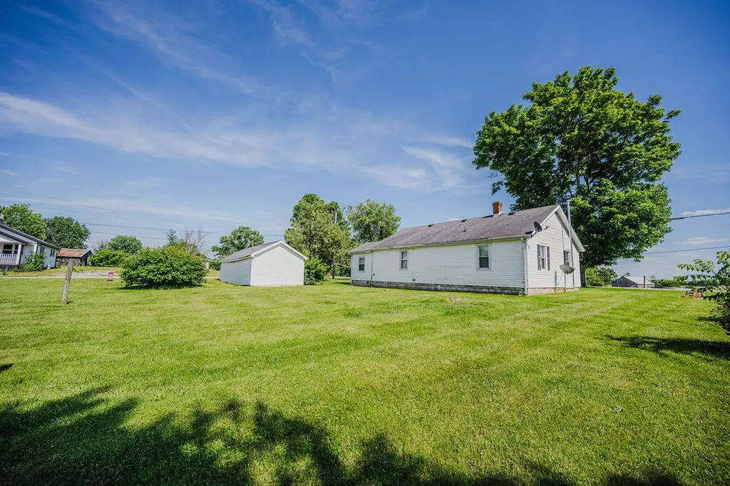 7608 W Tunnel Hill Road Sharpsburg KY 40374