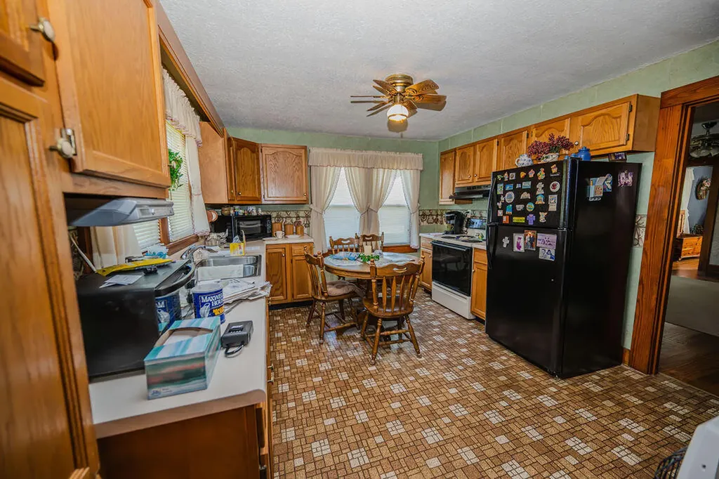 7608 W Tunnel Hill Road Sharpsburg KY 40374
