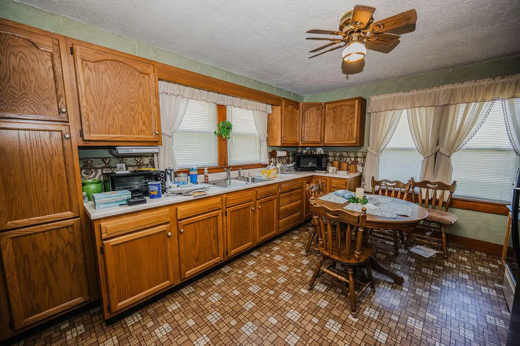 7608 W Tunnel Hill Road Sharpsburg KY 40374