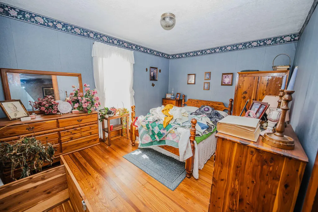 7608 W Tunnel Hill Road Sharpsburg KY 40374