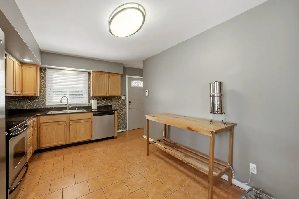 1525 Port Royal Drive Lexington KY 40504
