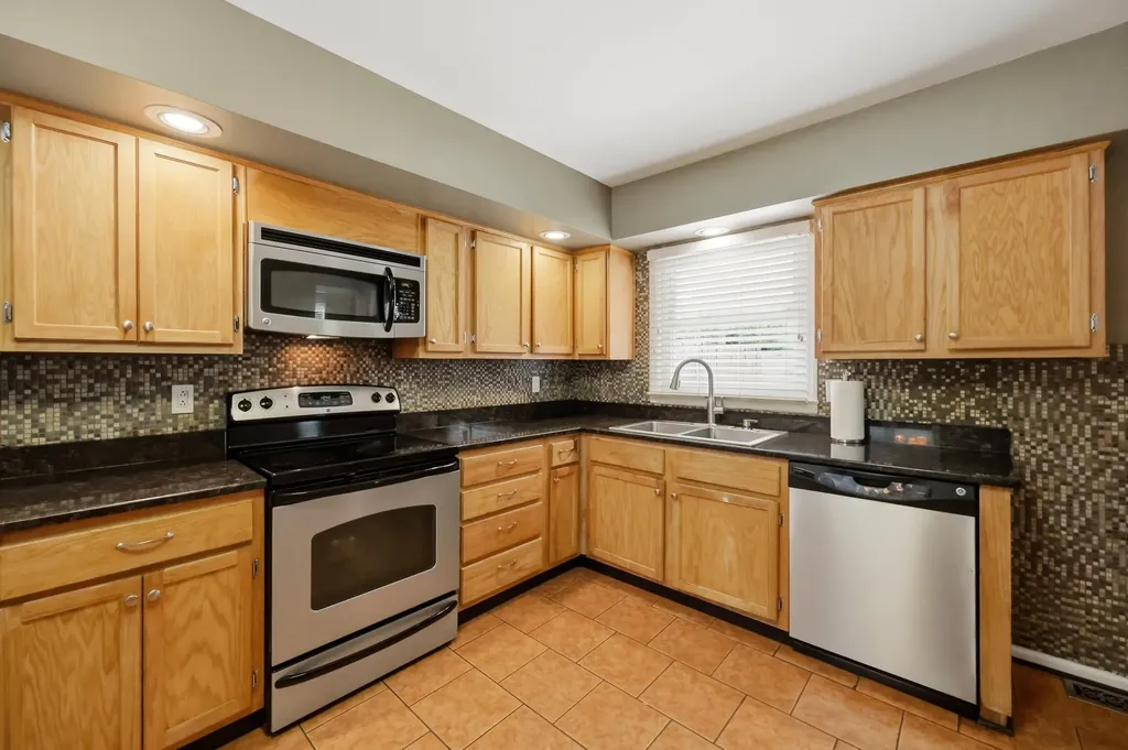 1525 Port Royal Drive Lexington KY 40504