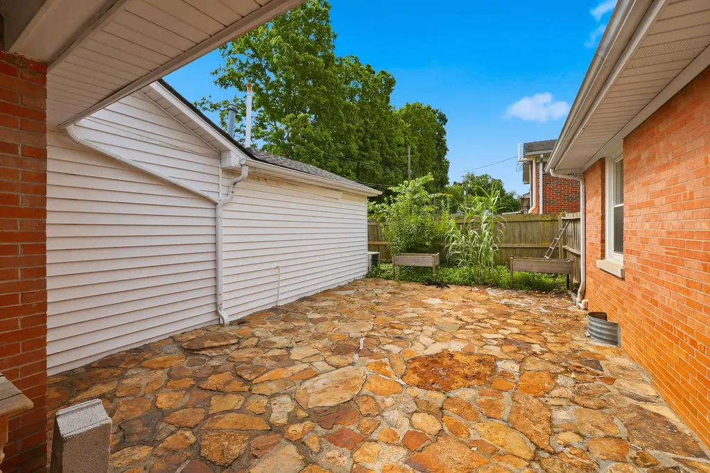 1525 Port Royal Drive Lexington KY 40504