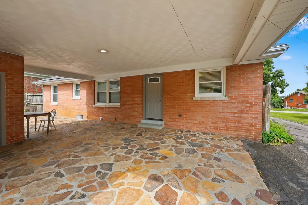 1525 Port Royal Drive Lexington KY 40504