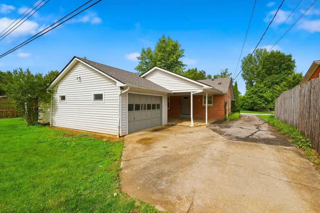 1525 Port Royal Drive Lexington KY 40504
