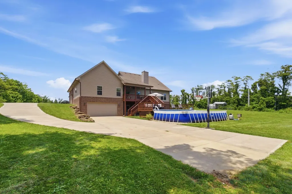 1576 Gayhart Lane Nicholasville KY 40356