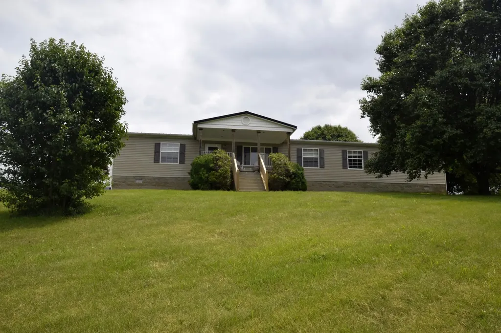 7223 Mt Carmel Road Maysville KY 41056