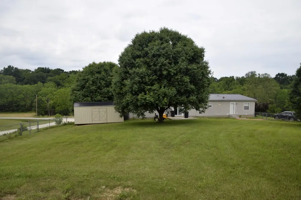 7223 Mt Carmel Road Maysville KY 41056